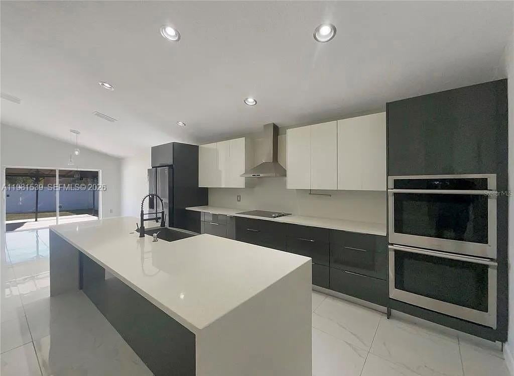 6773 Blue Bay Cir - Photo 2 of 7