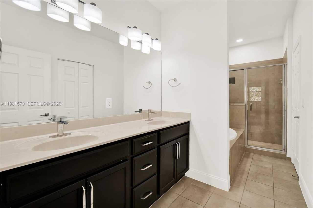 9243 Sw 227th Ter #9243 - Photo 4 of 32