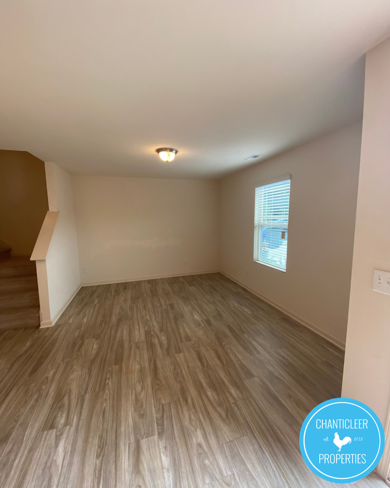 6 Rochambeau Ct #1 - Photo 4 of 14