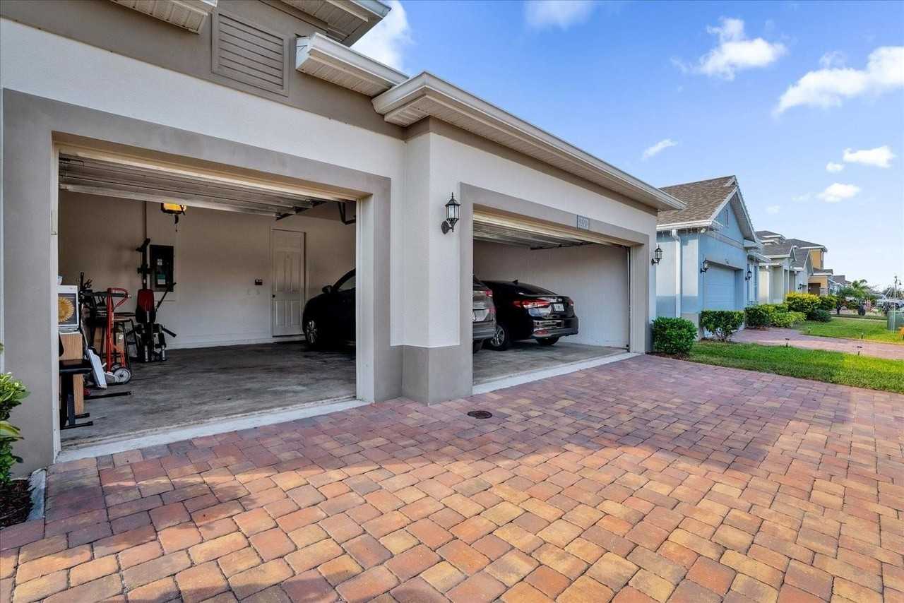 3170 Wauseon Dr - Photo 3 of 36