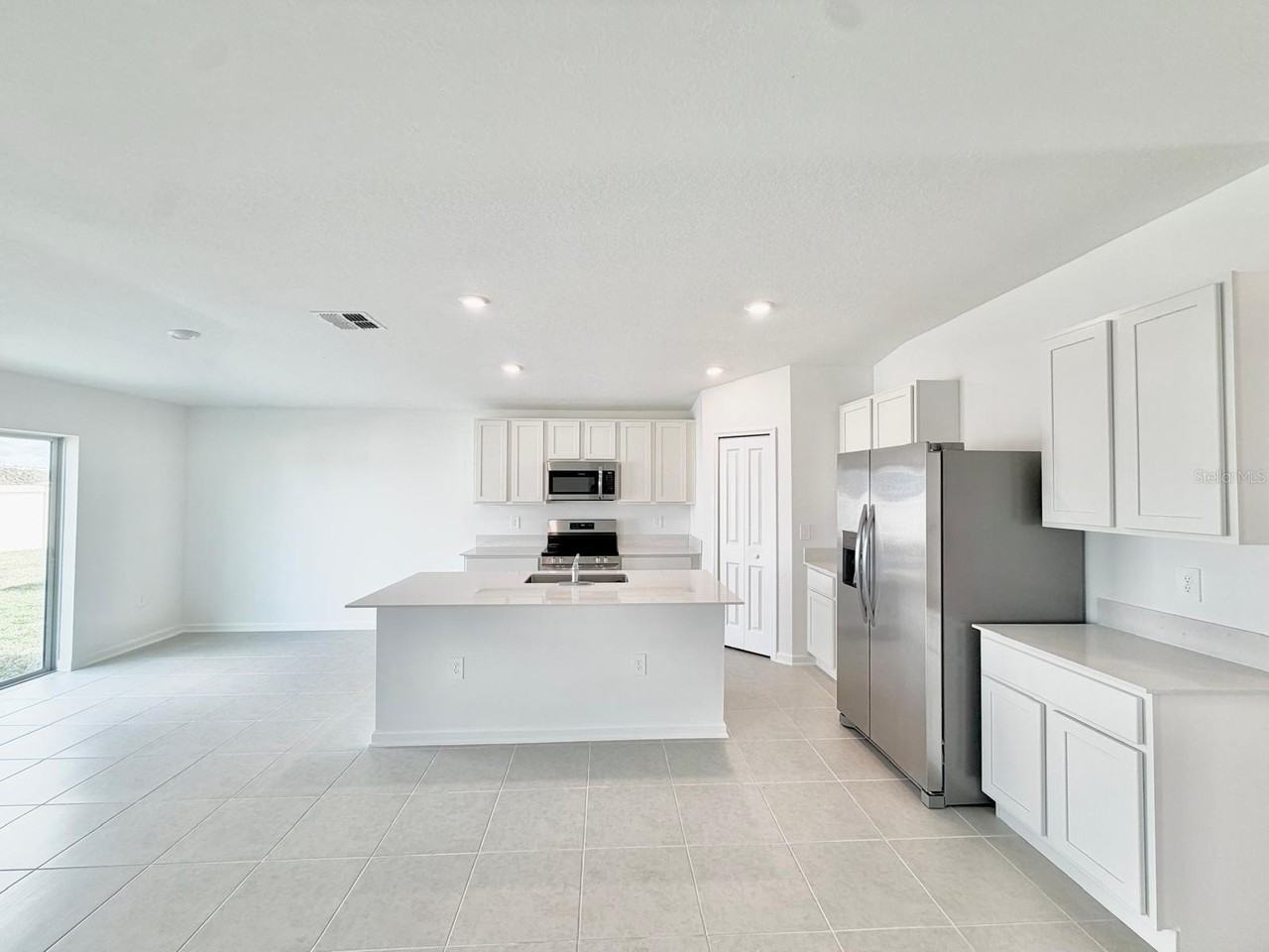 4746 Katrina Dr - Photo 6 of 25