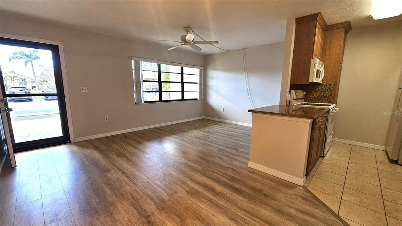 8 Quails Run Blvd #3 - Photo 6 of 36