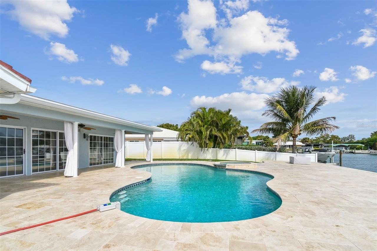 4328 40th St S - Photo 4 of 50