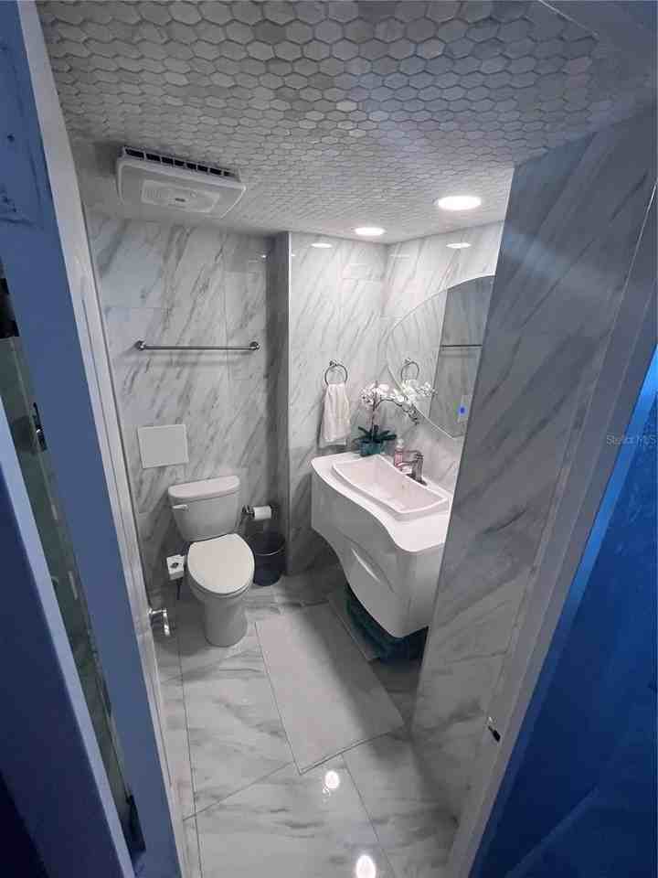 880 Mandalay Ave #S302 - Photo 5 of 12