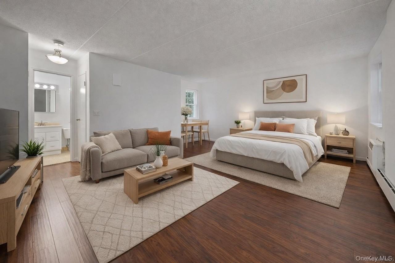 4 Consulate Dr - Photo 2 of 7