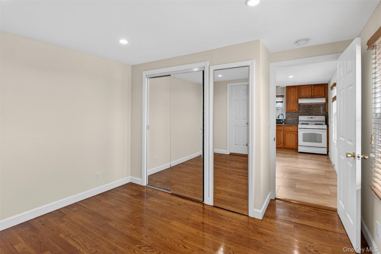 256 Royal Ave - Photo 6 of 15