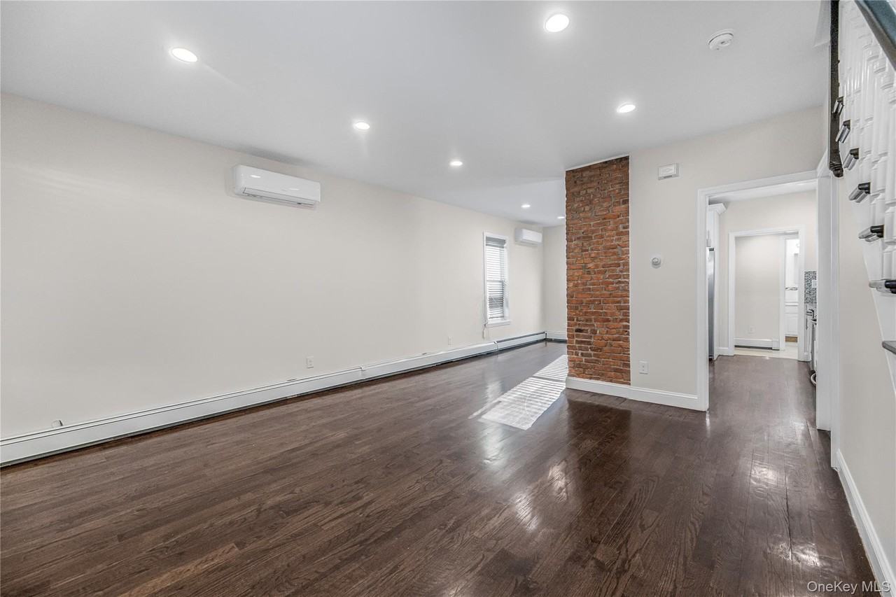 1837 Wallace Ave - Photo 3 of 18