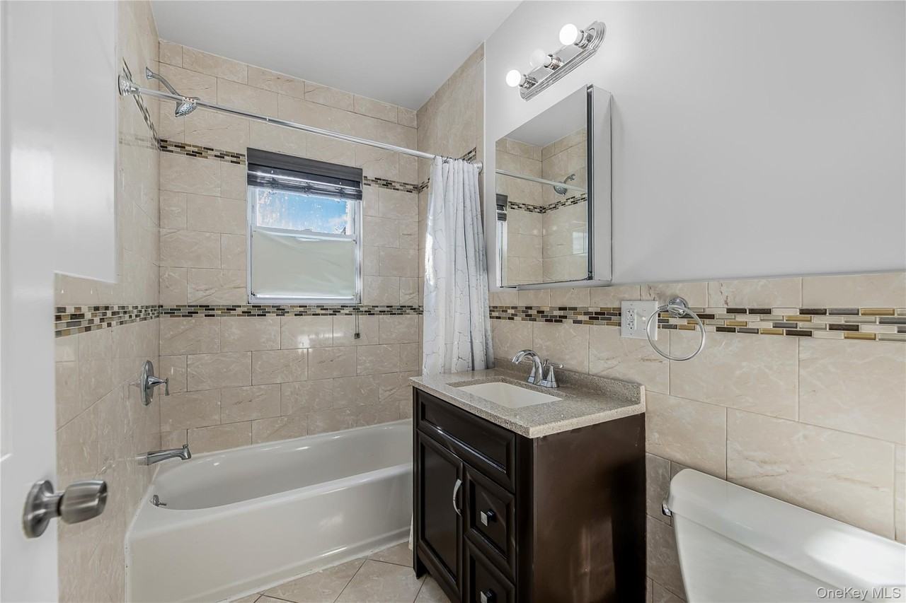 1837 Wallace Ave - Photo 6 of 18