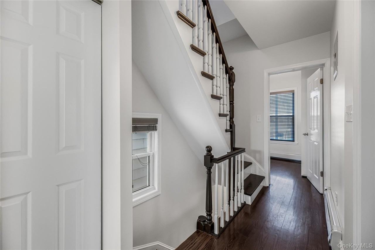 1837 Wallace Ave - Photo 7 of 18