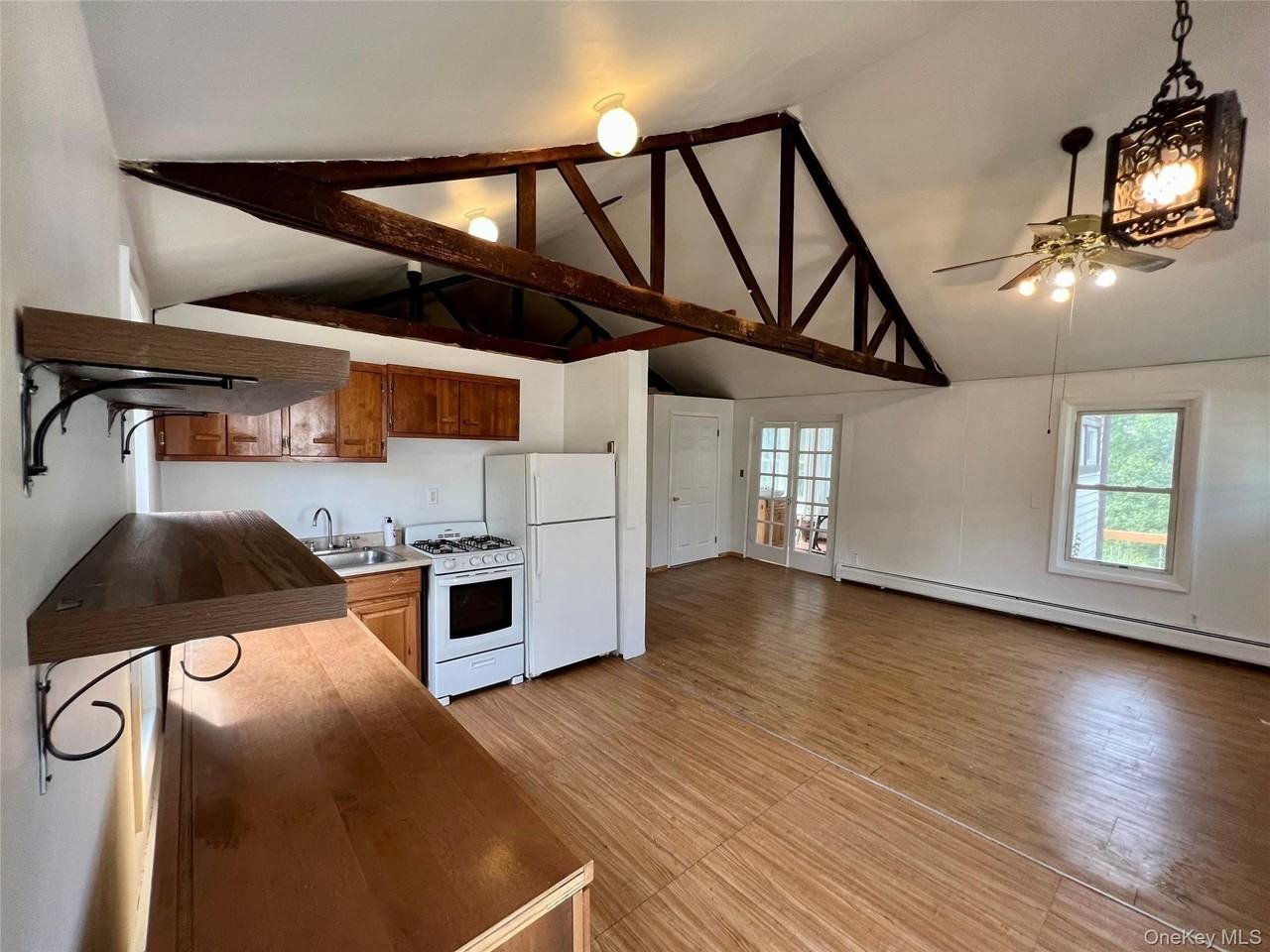 496 Mountainview Ave Unit B - Photo 4 of 27