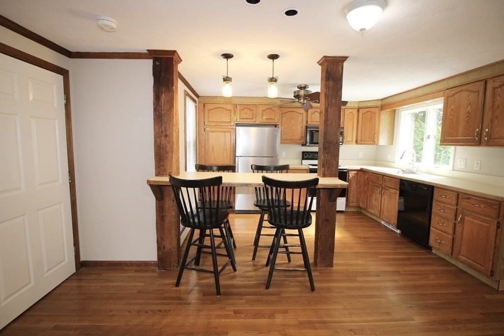 27 Andover Rd Unit 1 - Photo 3 of 19