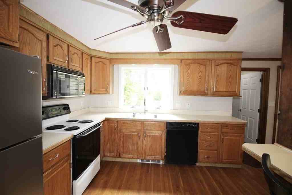 27 Andover Rd Unit 1 - Photo 5 of 19