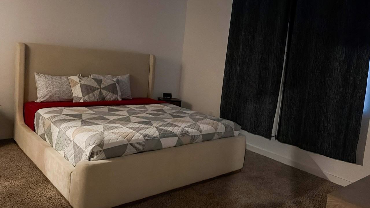 Leo Ln - Photo 4 of 12