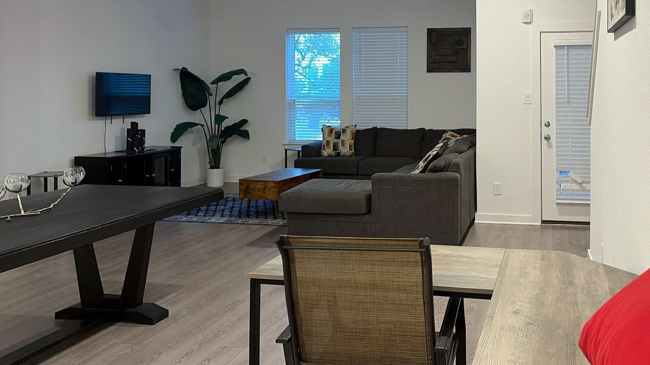 Leo Ln - Photo 6 of 12