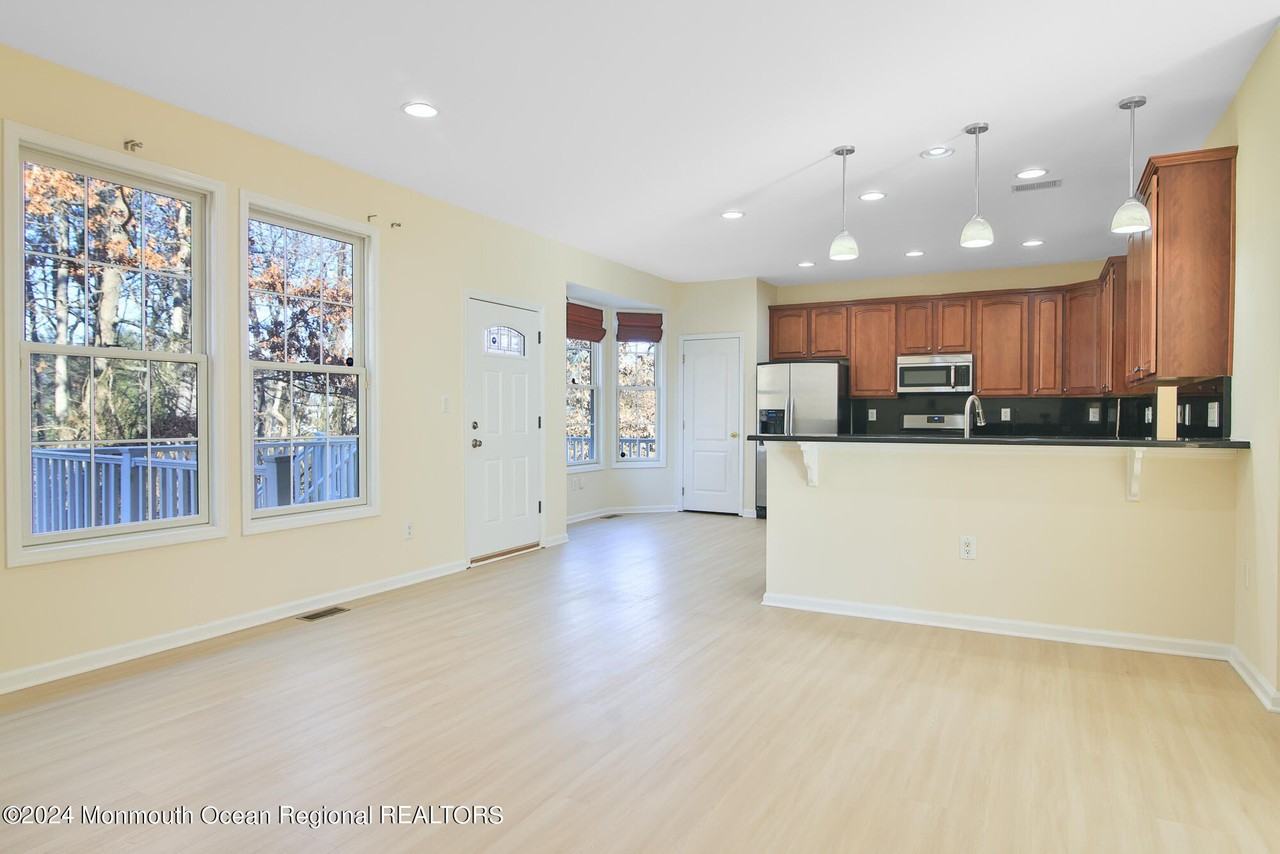 4 Timber Grove Ct - Photo 5 of 23