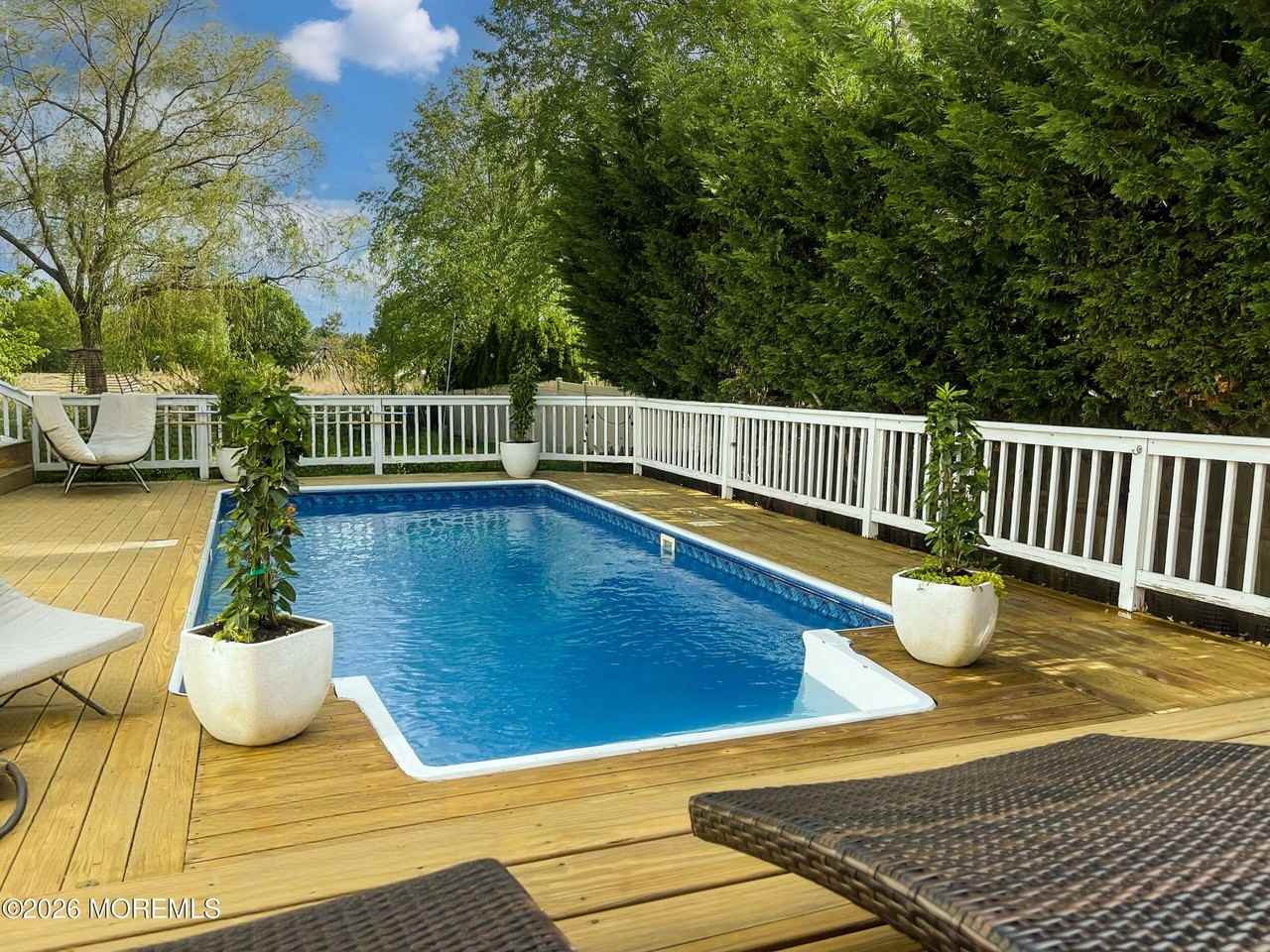 8 Jackson Ct - Photo 3 of 50