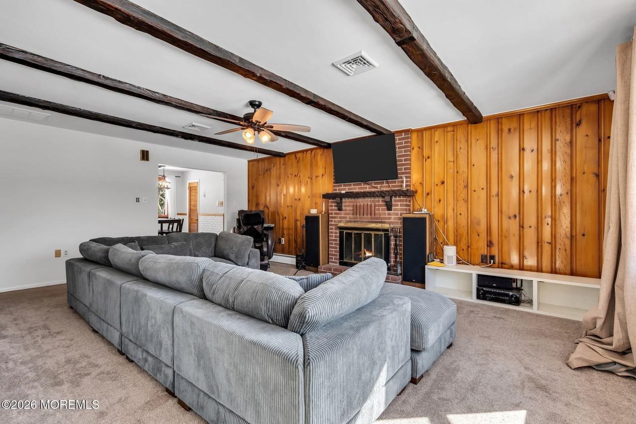 46 Sunset Ave - Photo 5 of 28