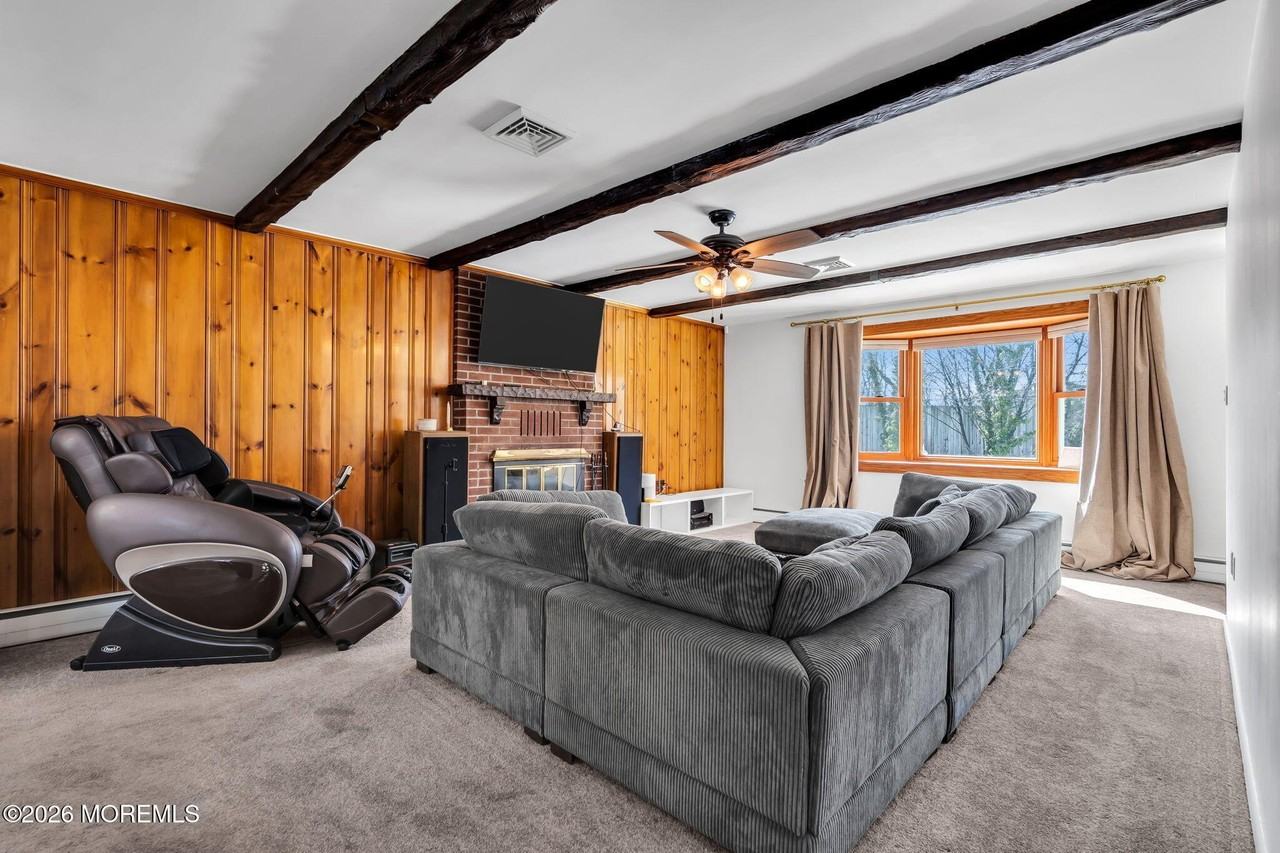 46 Sunset Ave - Photo 6 of 28