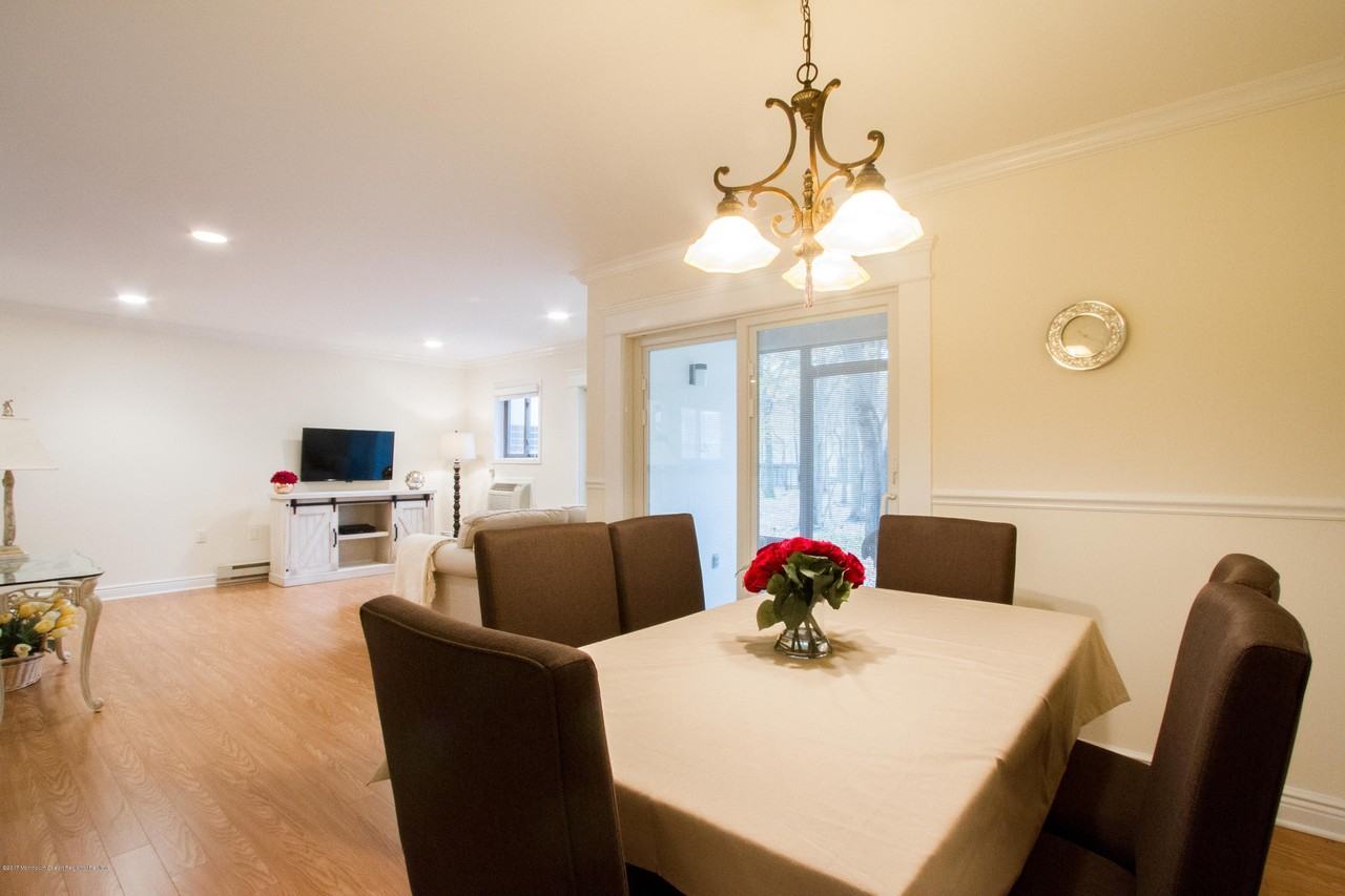 120 Lexington Ct - Photo 4 of 18