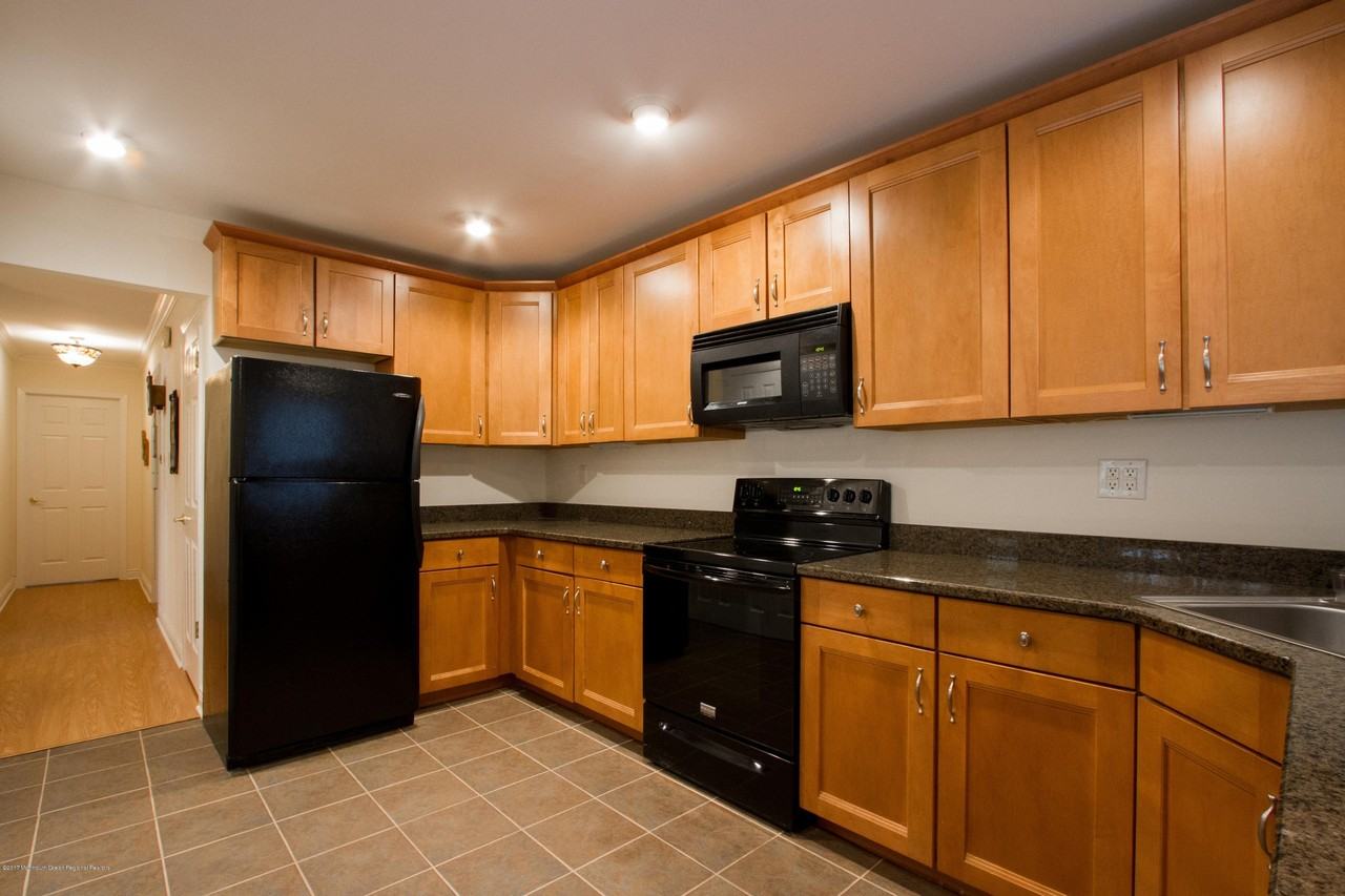 120 Lexington Ct - Photo 6 of 18