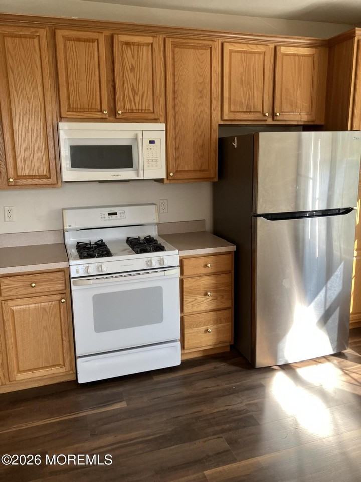 335 Saint Andrews Pl - Photo 6 of 11