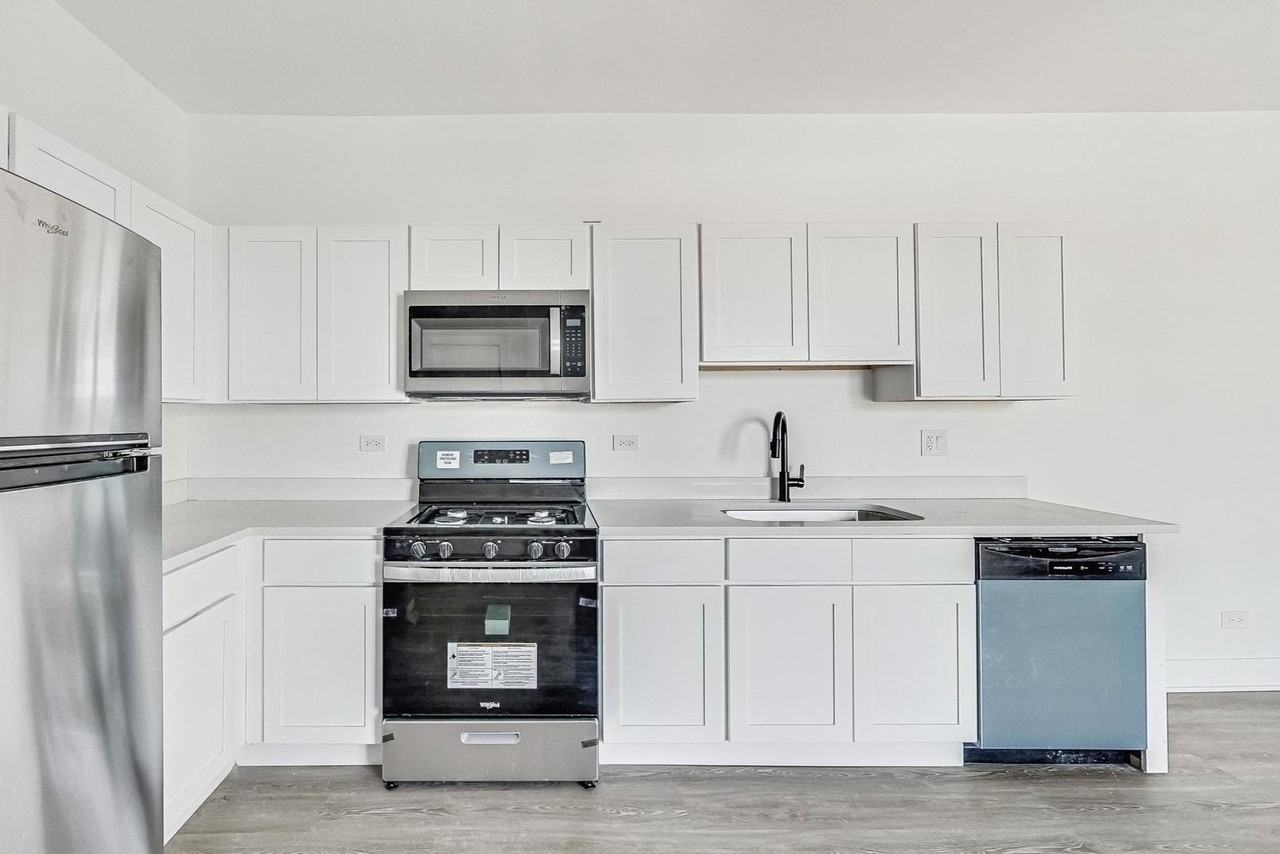 7733 N Hermitage Ave Apt 3n - Photo 7 of 12