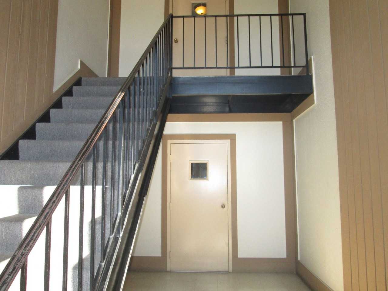 800 Brook Dr Apt 1 - Photo 2 of 26