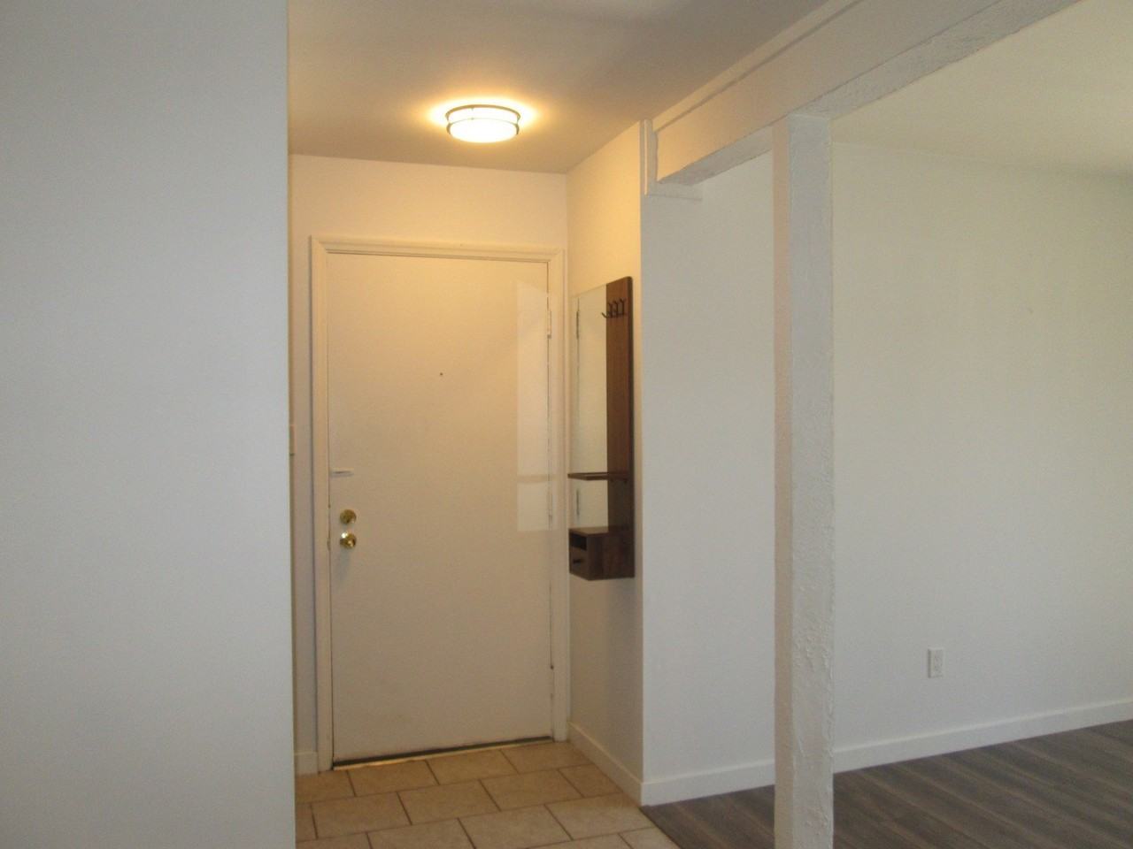 800 Brook Dr Apt 1 - Photo 3 of 26