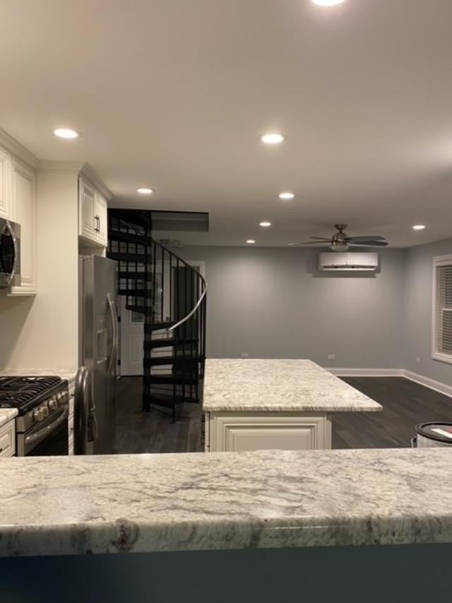 3016 Grove Ln - Photo 5 of 28