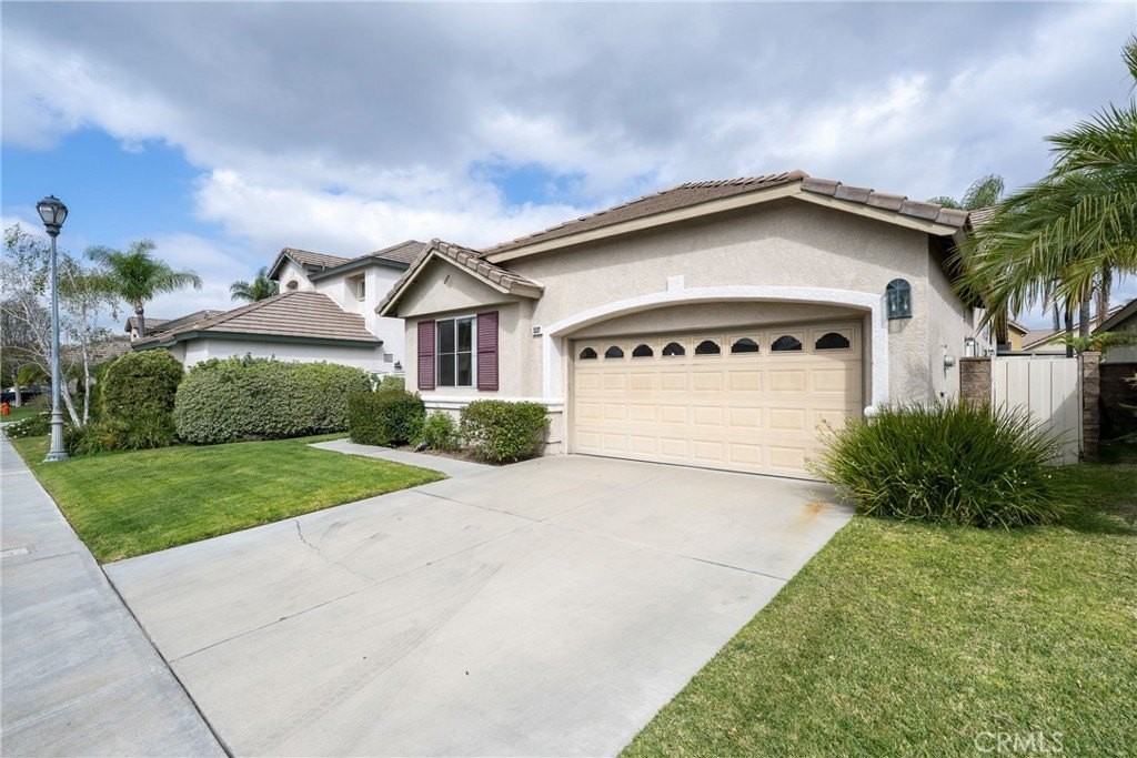 3537 E Barrington Dr - Photo 3 of 36