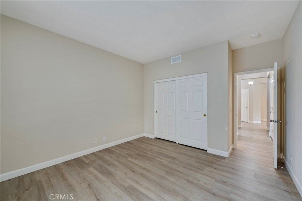 3537 E Barrington Dr - Photo 6 of 36