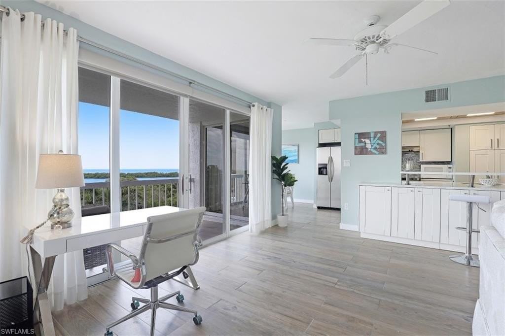 5501 Heron Point Dr #501 - Photo 6 of 28