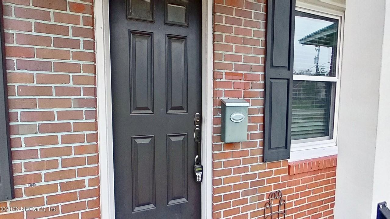 2151 Traymore Rd - Photo 3 of 18