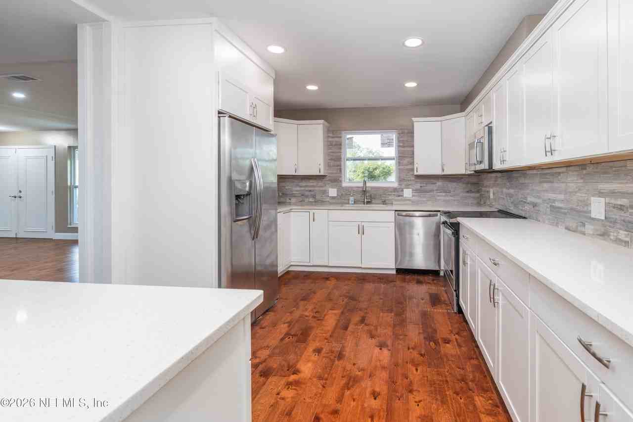 2450 Fallen Tree Dr W - Photo 3 of 33