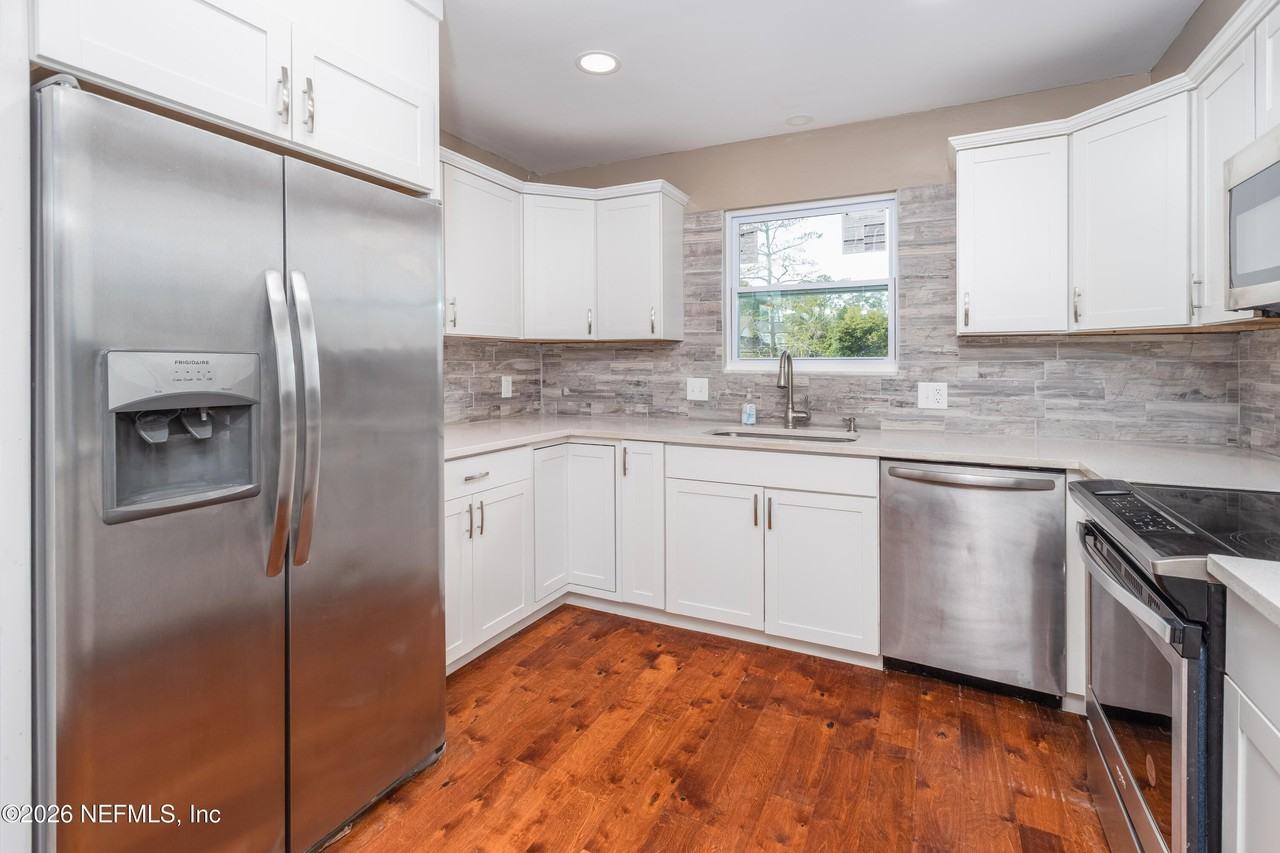 2450 Fallen Tree Dr W - Photo 4 of 33