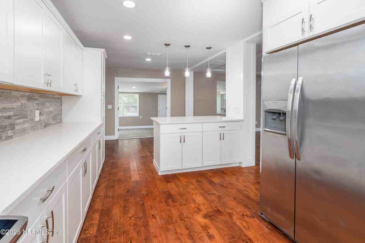 2450 Fallen Tree Dr W - Photo 5 of 33