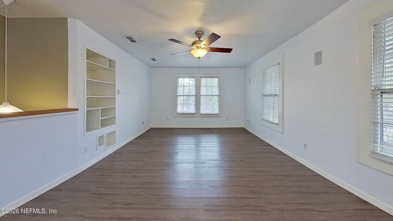 2210 Myra St Apt 3 - Photo 5 of 16