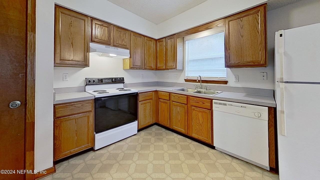 3358 Secret Isle Ln - Photo 6 of 14