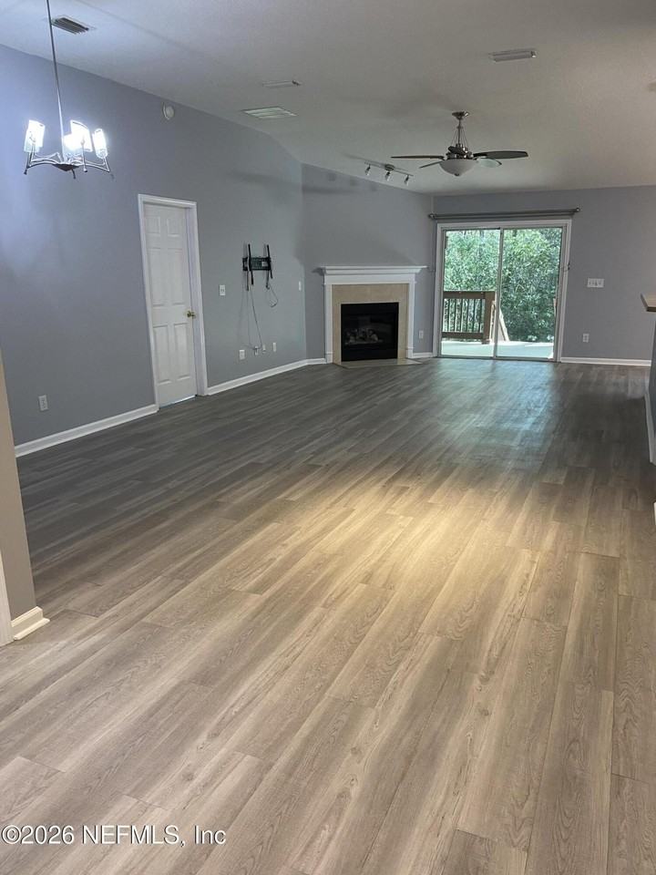 1805 Forest Creek Dr - Photo 3 of 26