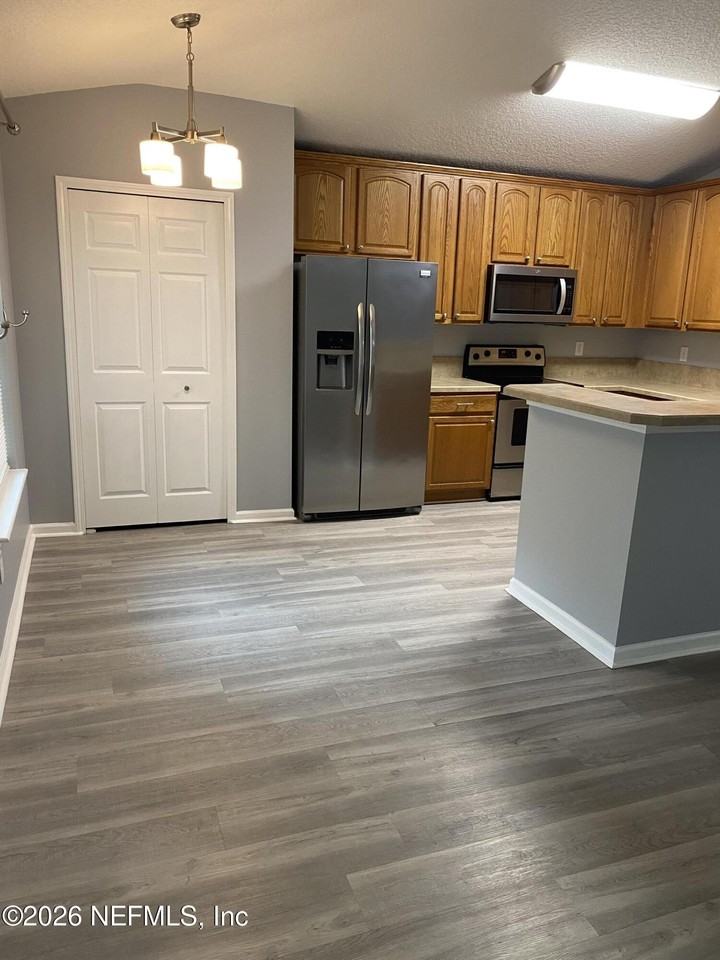 1805 Forest Creek Dr - Photo 5 of 26