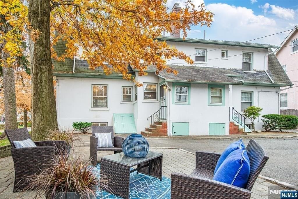 61 Claremont Ave ## 63 - Photo 4 of 36