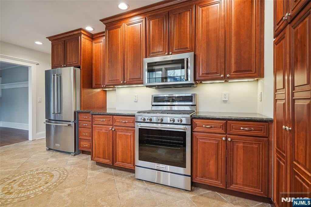 75 Central Ave - Photo 2 of 13