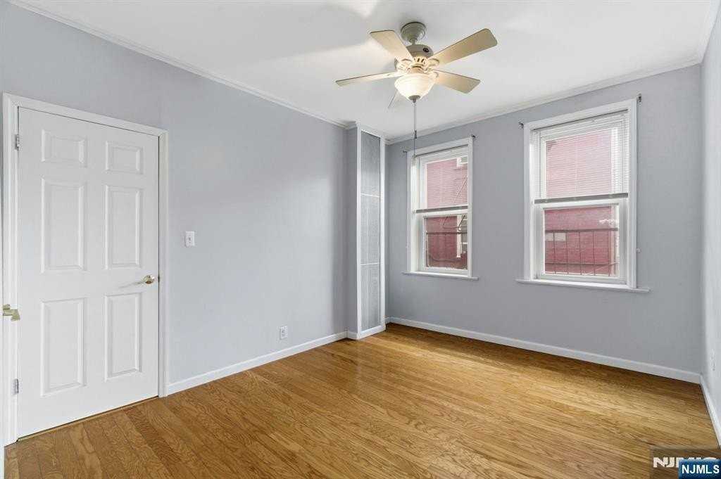 6045 E Blvd 205 - Photo 2 of 15