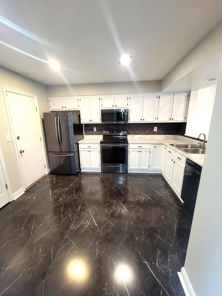 1608 Shady Cove Ln - Photo 2 of 49