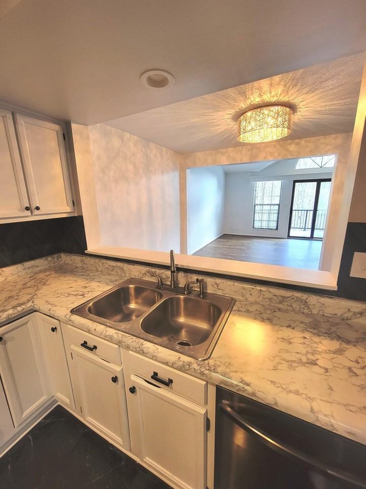 1608 Shady Cove Ln - Photo 5 of 49