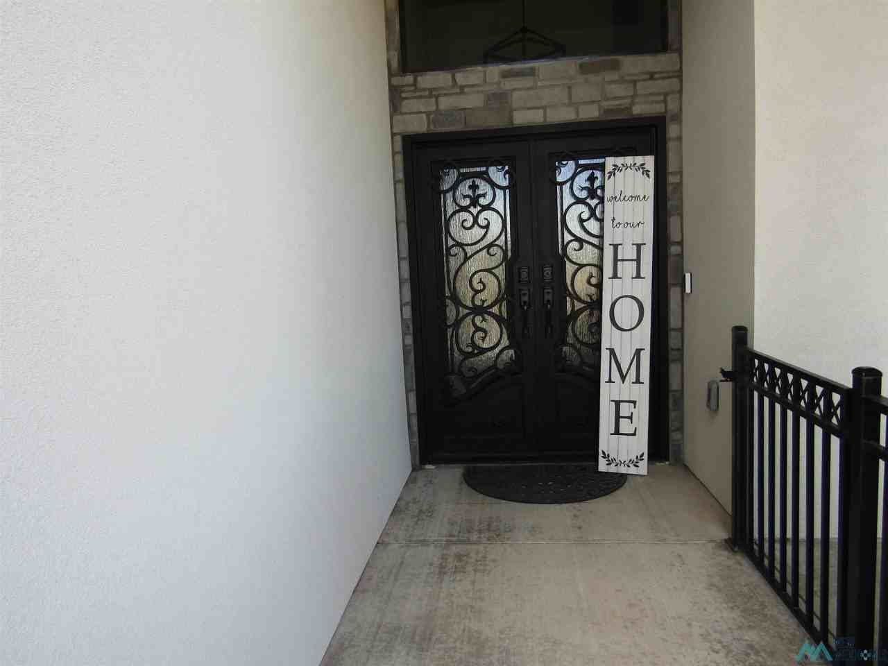 1525 W Mahone Dr - Photo 3 of 41