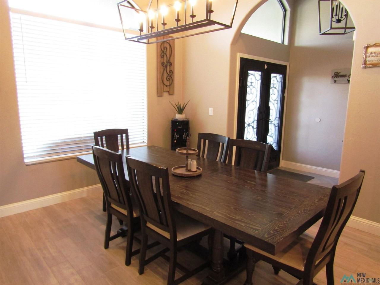 1525 W Mahone Dr - Photo 5 of 41