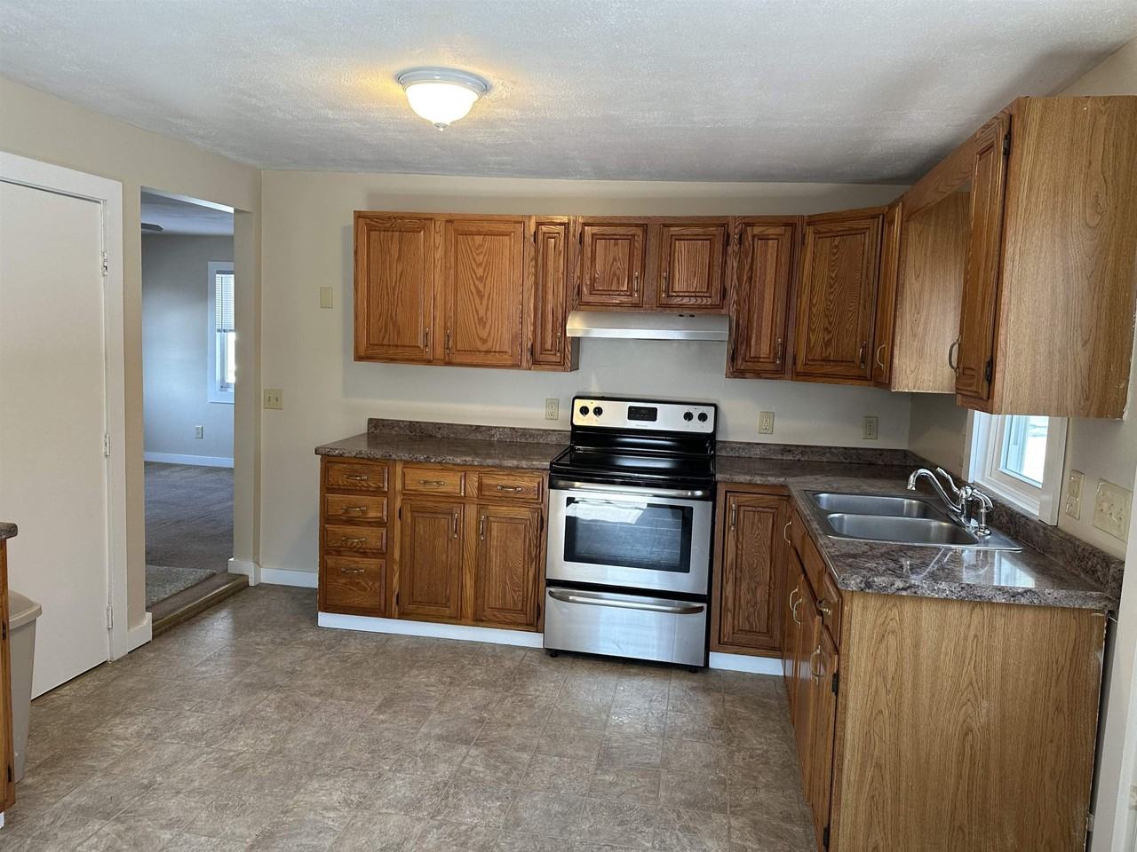 6 Mark St - Photo 4 of 13