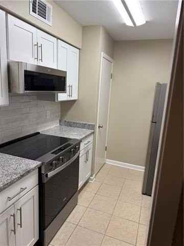 588 Oak Ave - Photo 5 of 13