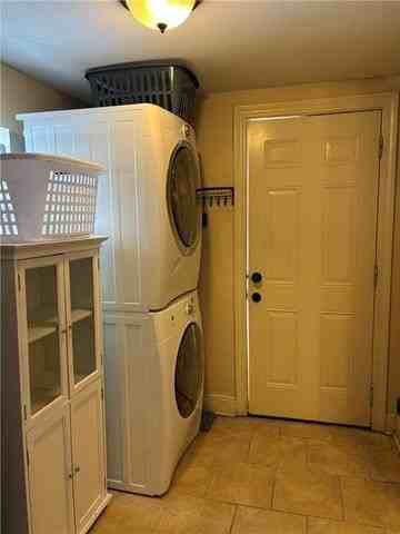 600 S Pierce St - Photo 7 of 9